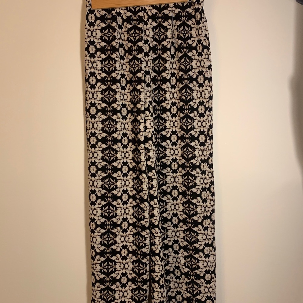 Wide Leg Floral Pant - Picture 3 of 3